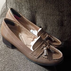 Brand New Naturalizer "Barrie" Leather Tassled Loafer Light Brown Size 8.5